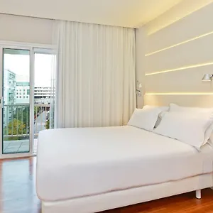 https://nh-barcelona-les-corts.catalonia-hotels.com