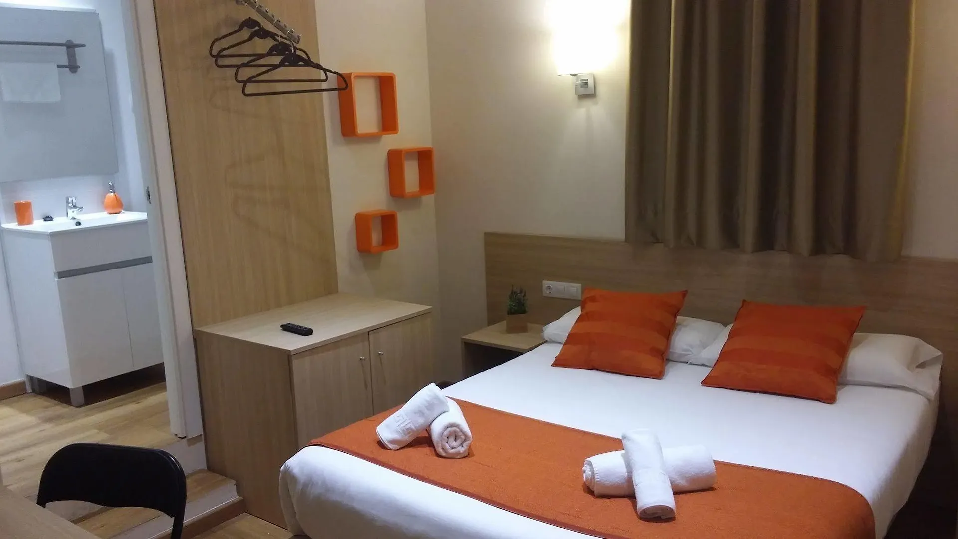Hostal Barcelona Travel 3*,